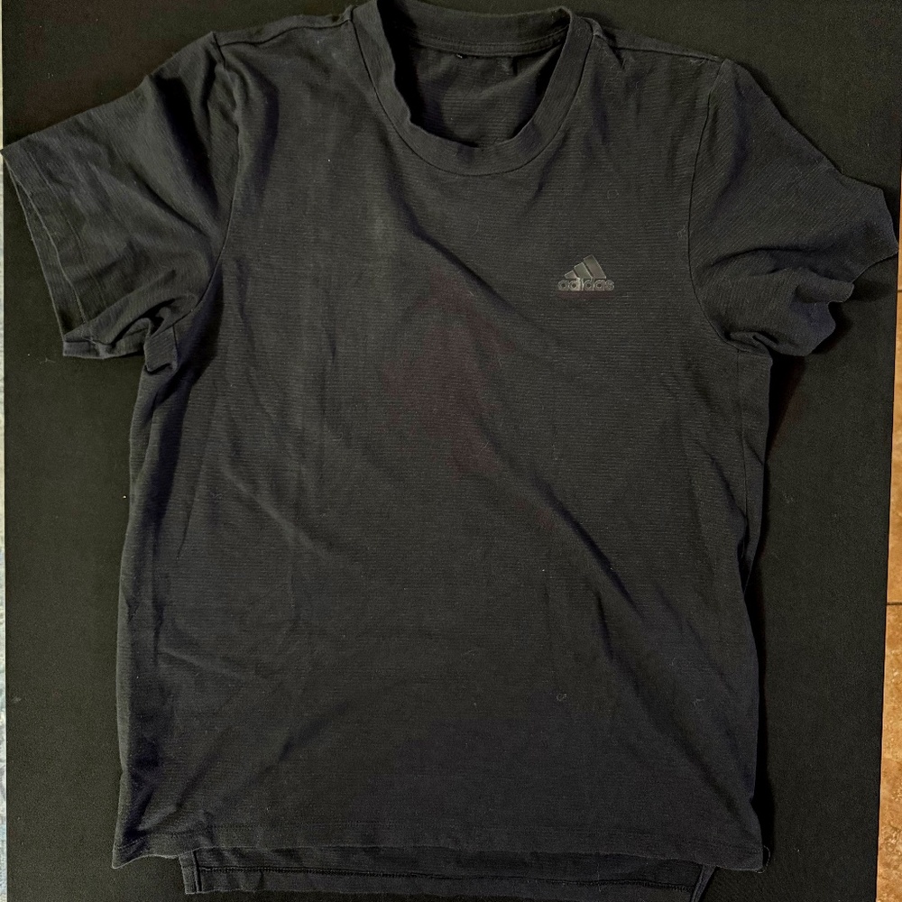 ADIDAS - MENS SMALL - GENTLY WORN